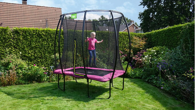 Wat is het verschil tussen een inground trampoline en een opbouw trampoline?